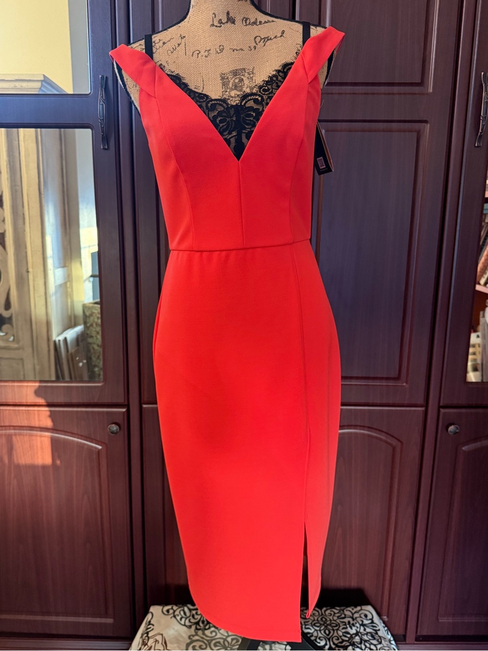 Abs Style Red V-Neck Bodycon Dress with Cap Sleeves